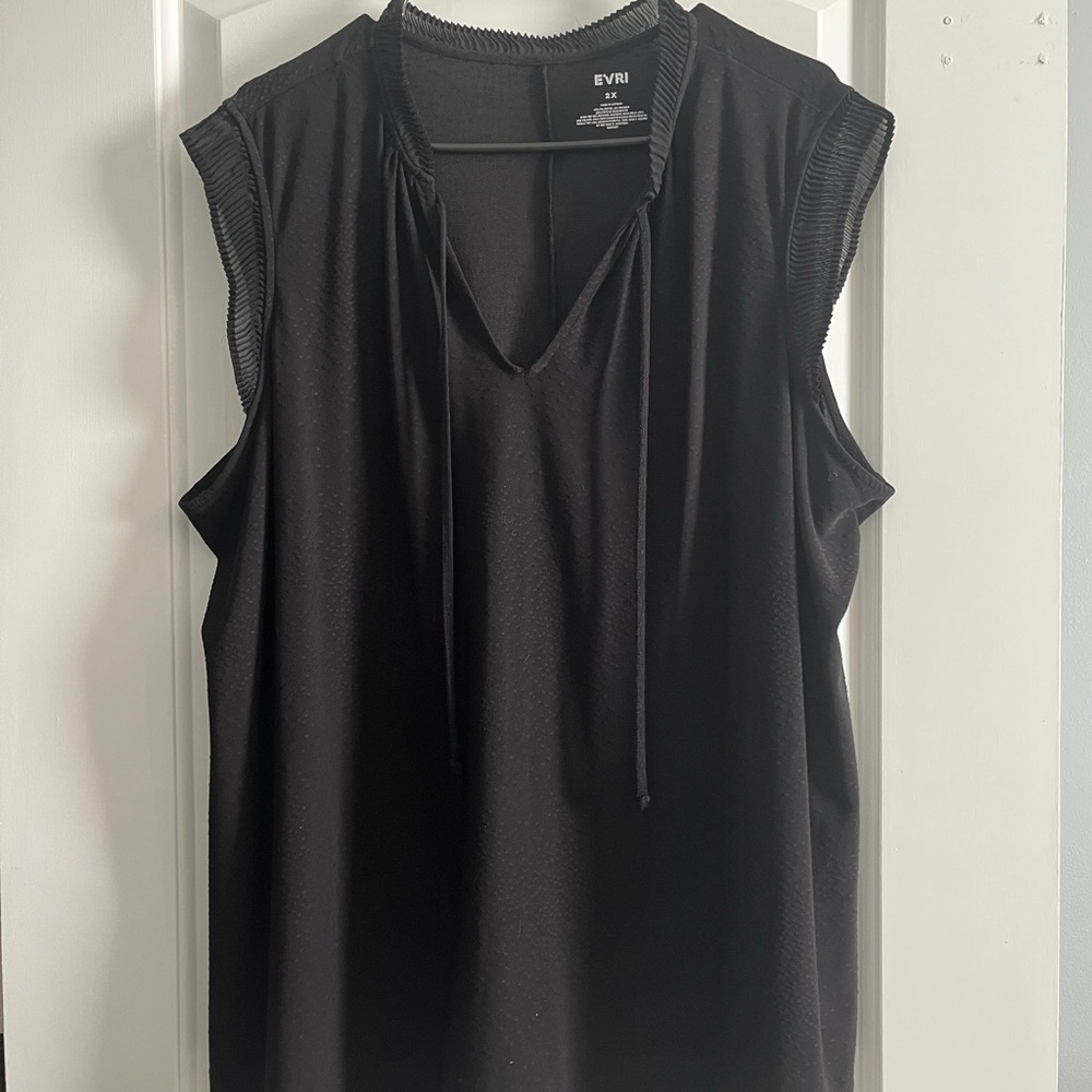 EVRI Black Sleeveless Blouse with Tie Neck